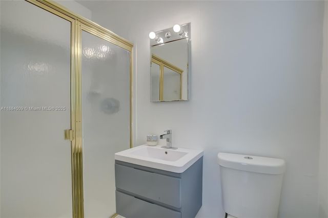 2601 NE 11th Ct, Fort Lauderdale, FL 33304