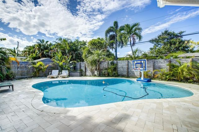 2601 NE 11th Ct, Fort Lauderdale, FL 33304