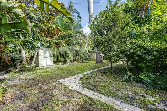 2601 NE 11th Ct, Fort Lauderdale, FL 33304