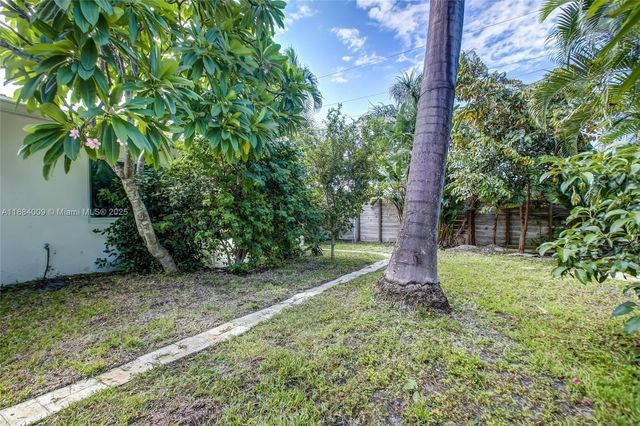 2601 NE 11th Ct, Fort Lauderdale, FL 33304