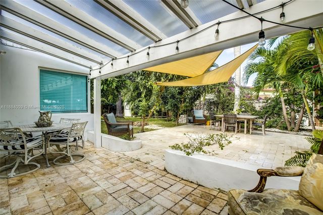 2601 NE 11th Ct, Fort Lauderdale, FL 33304