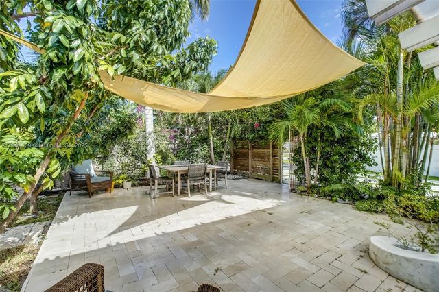 2601 NE 11th Ct, Fort Lauderdale, FL 33304