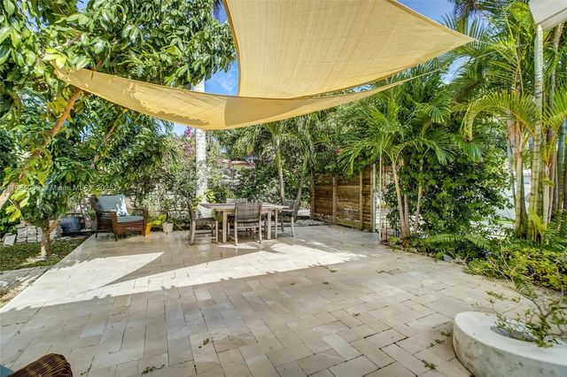 2601 NE 11th Ct, Fort Lauderdale, FL 33304