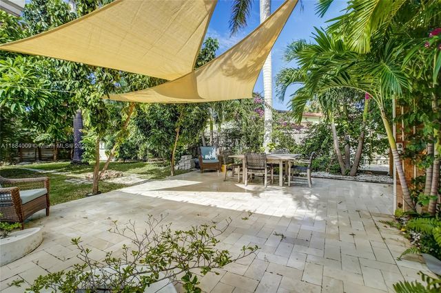 2601 NE 11th Ct, Fort Lauderdale, FL 33304