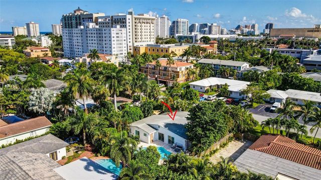 2601 NE 11th Ct, Fort Lauderdale, FL 33304