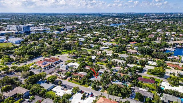 2601 NE 11th Ct, Fort Lauderdale, FL 33304