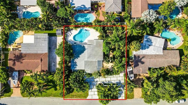 2601 NE 11th Ct, Fort Lauderdale, FL 33304