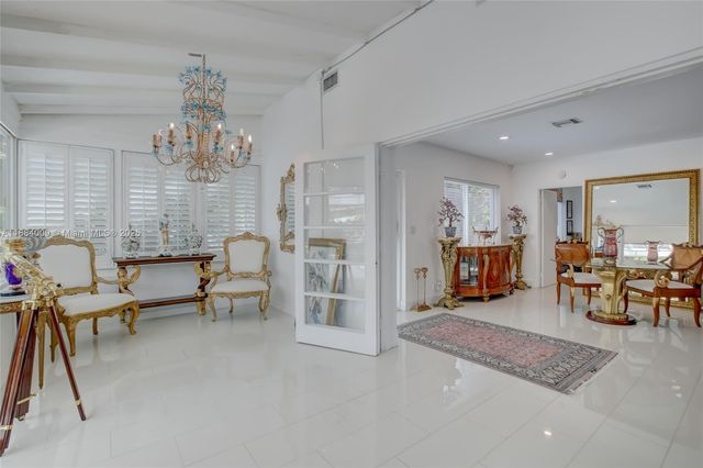 2601 NE 11th Ct, Fort Lauderdale, FL 33304