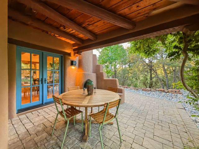 707 Joaquin Lane, Santa Fe, NM 87505