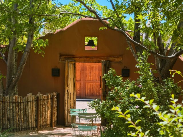 707 Joaquin Lane, Santa Fe, NM 87505