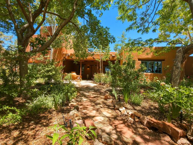 707 Joaquin Lane, Santa Fe, NM 87505