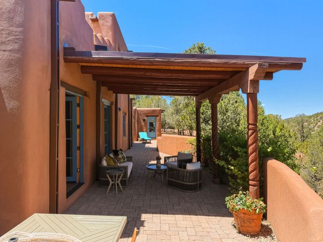 707 Joaquin Lane, Santa Fe, NM 87505