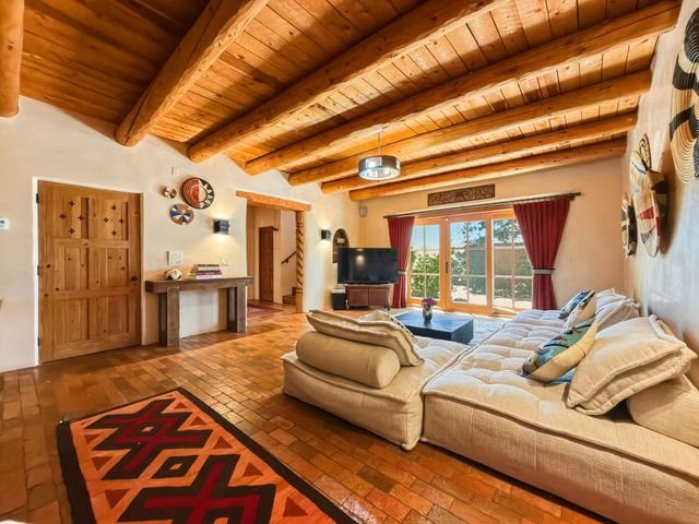 707 Joaquin Lane, Santa Fe, NM 87505