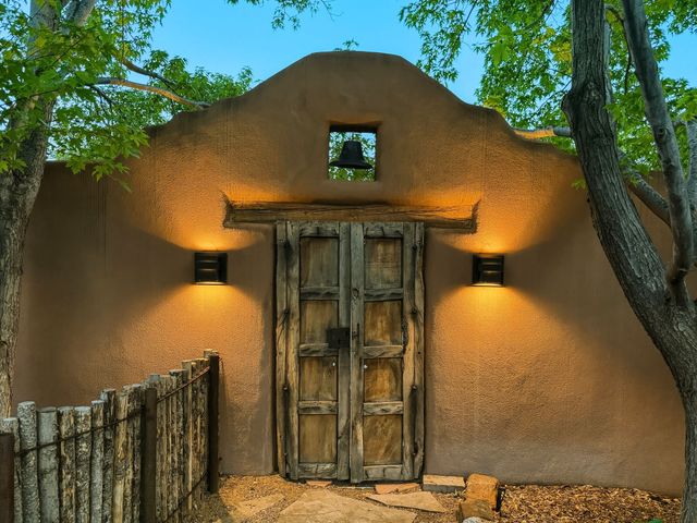 707 Joaquin Lane, Santa Fe, NM 87505