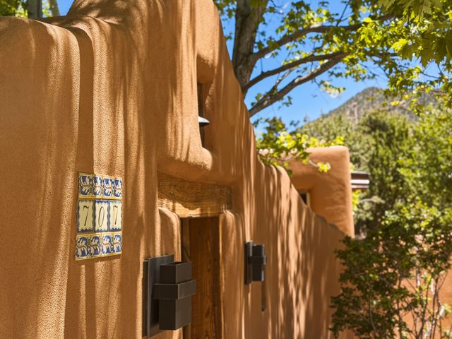 707 Joaquin Lane, Santa Fe, NM 87505