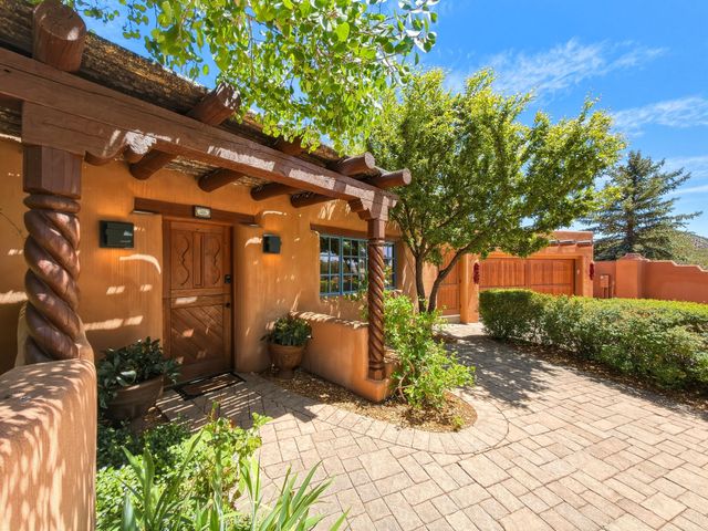 707 Joaquin Lane, Santa Fe, NM 87505