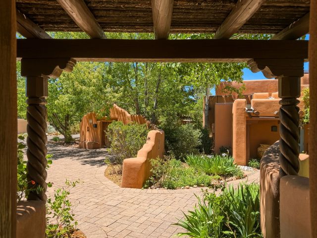 707 Joaquin Lane, Santa Fe, NM 87505