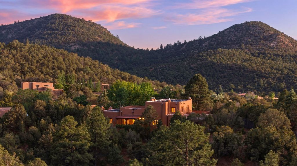 707 Joaquin Lane, Santa Fe, NM 87505