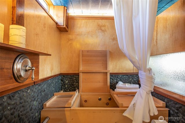 1080 W Ewing Place #E1, Seattle, WA 98119