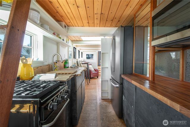 1080 W Ewing Place #E1, Seattle, WA 98119
