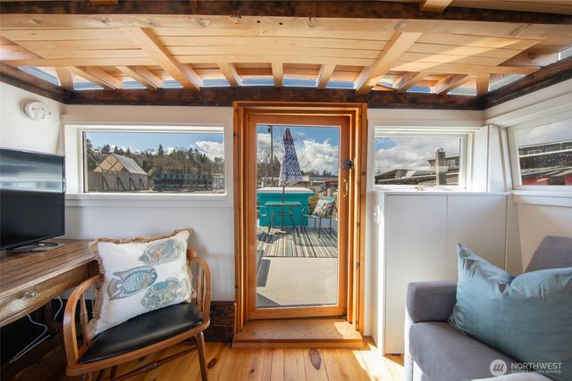 1080 W Ewing Place #E1, Seattle, WA 98119