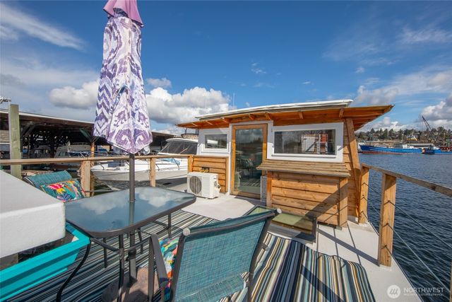 1080 W Ewing Place #E1, Seattle, WA 98119