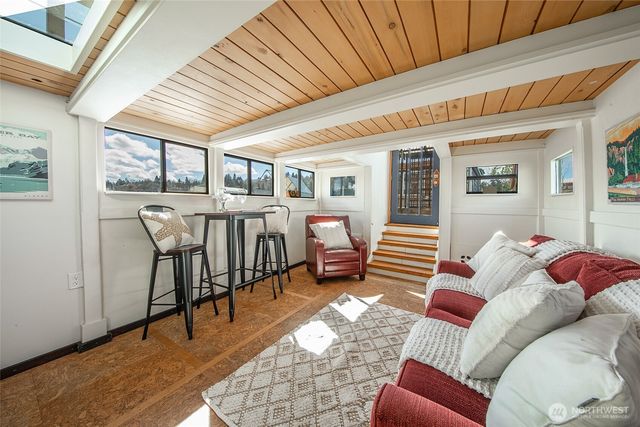 1080 W Ewing Place #E1, Seattle, WA 98119