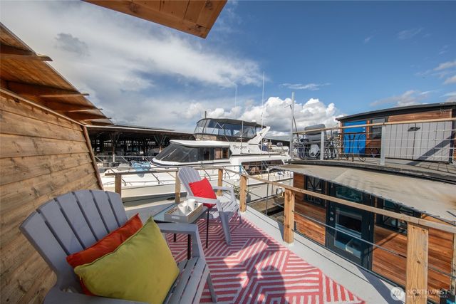 1080 W Ewing Place #E1, Seattle, WA 98119