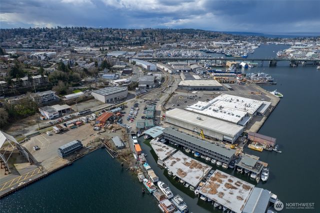 1080 W Ewing Place #E1, Seattle, WA 98119
