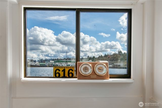 1080 W Ewing Place #E1, Seattle, WA 98119