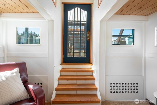 1080 W Ewing Place #E1, Seattle, WA 98119