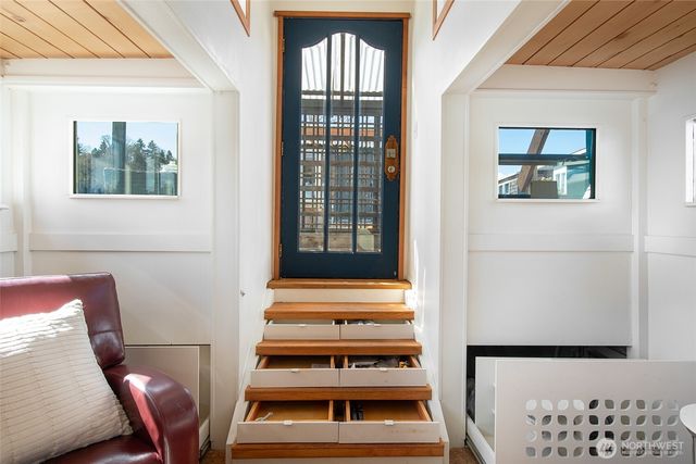 1080 W Ewing Place #E1, Seattle, WA 98119