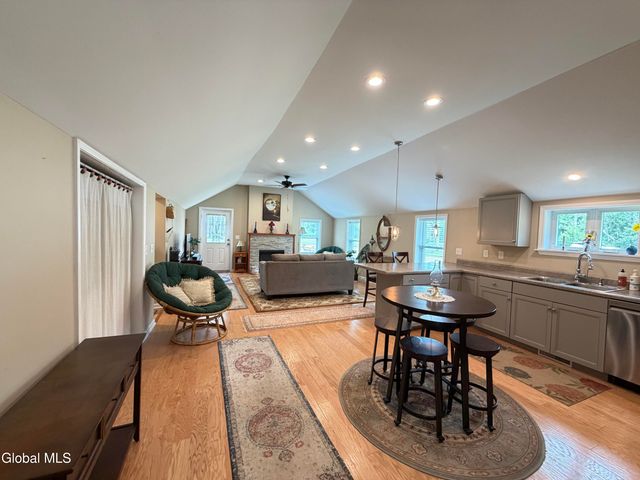 76 Spring Street, Cambridge, NY 12816
