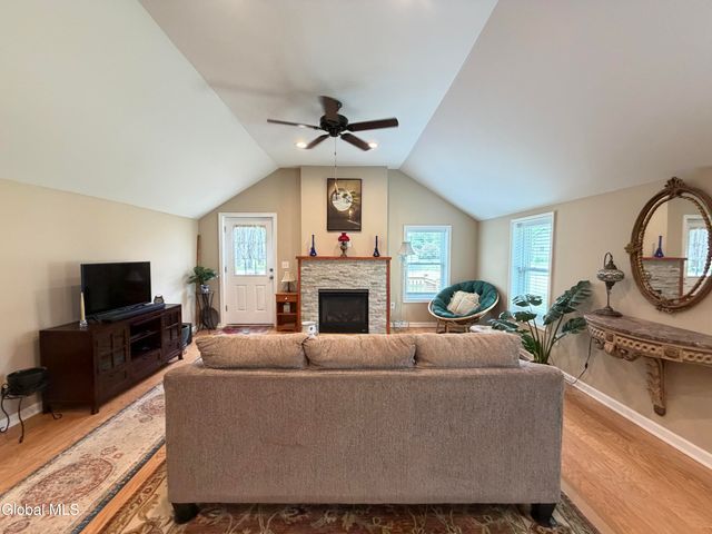 76 Spring Street, Cambridge, NY 12816