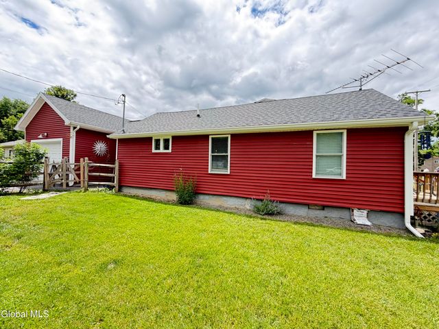 76 Spring Street, Cambridge, NY 12816