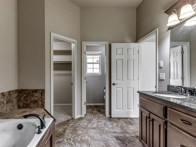 11833 SW 17th Street, Yukon, OK 73099