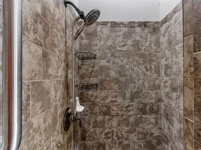 11833 SW 17th Street, Yukon, OK 73099