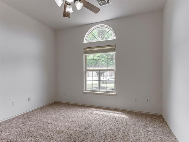 11833 SW 17th Street, Yukon, OK 73099