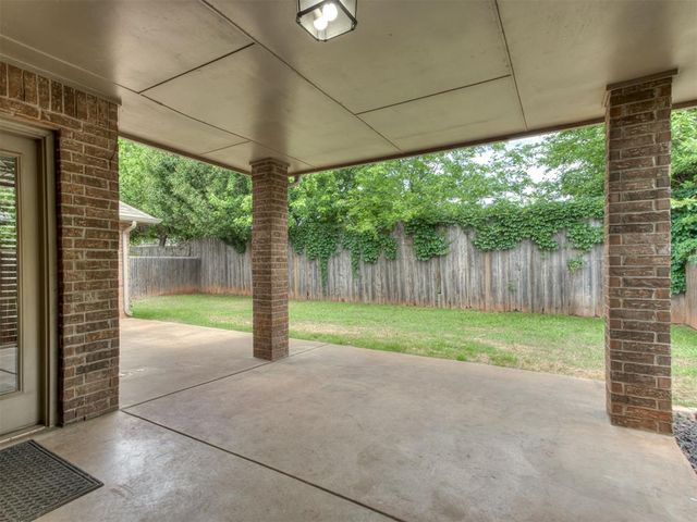 11833 SW 17th Street, Yukon, OK 73099