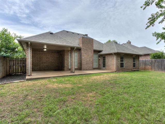 11833 SW 17th Street, Yukon, OK 73099