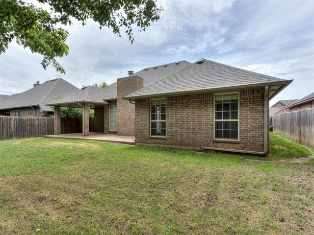 11833 SW 17th Street, Yukon, OK 73099