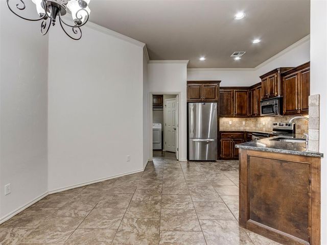 11833 SW 17th Street, Yukon, OK 73099