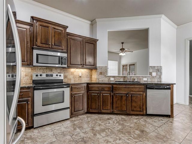 11833 SW 17th Street, Yukon, OK 73099