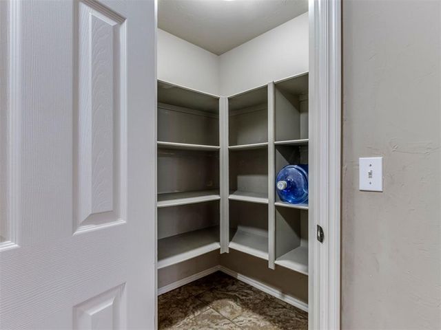 11833 SW 17th Street, Yukon, OK 73099