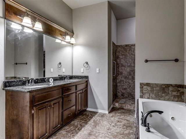 11833 SW 17th Street, Yukon, OK 73099