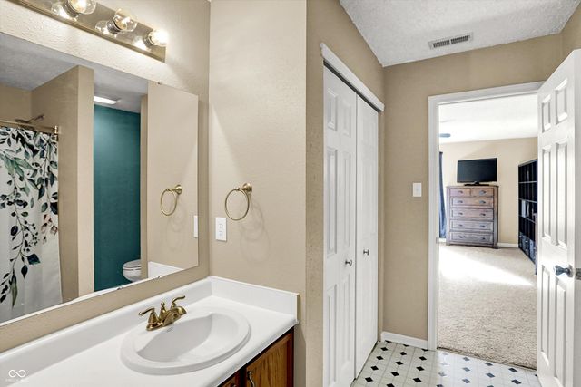 7596 Wheatgrass Lane, Noblesville, IN 46062