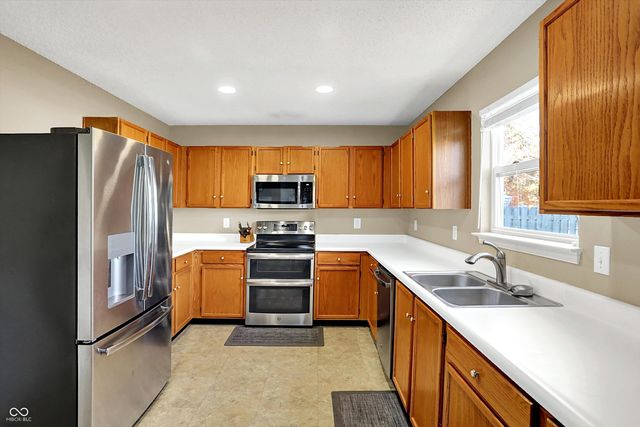 7596 Wheatgrass Lane, Noblesville, IN 46062