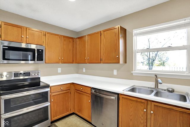 7596 Wheatgrass Lane, Noblesville, IN 46062