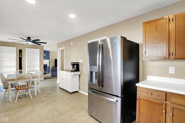 7596 Wheatgrass Lane, Noblesville, IN 46062