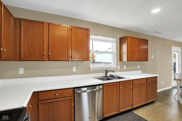 7596 Wheatgrass Lane, Noblesville, IN 46062